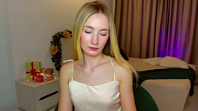 Snapshot of bella__rose chatting on 12/26/24, 09:55 bella rose online show from 12/26/24, 09:55