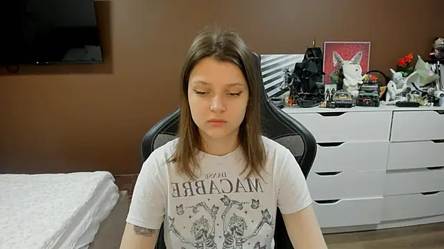 SoniNesti online show from 06/17/26, 03:35
