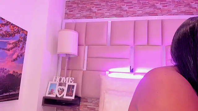 ShaniaBrownn online show from 01/09/26, 07:48