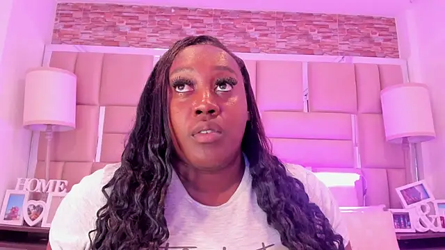 ShaniaBrownn online show from 03/12/26, 07:42