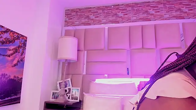 ShaniaBrownn online show from 03/27/26, 06:40