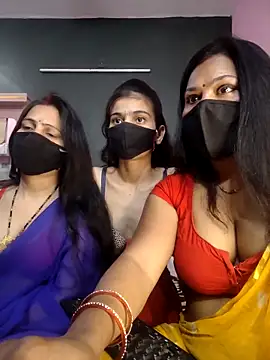 cutee  crazy online show from 03/13/26, 01:51