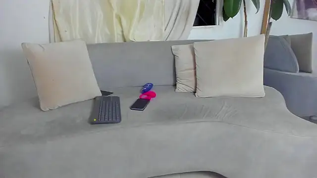 sweet mia23 online show from 01/30/25, 06:35