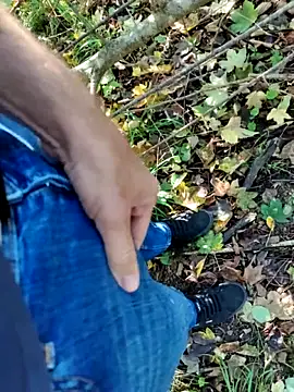 Snapshot of Boring_one chatting on 10/08/25, 12:25 Boring one online show from 10/08/25, 12:25