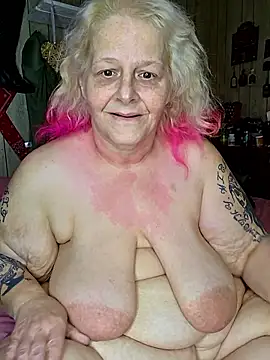 Snapshot of DavisDesires chatting on 02/19/26, 09:00 DavisDesires online show from 02/19/26, 09:00