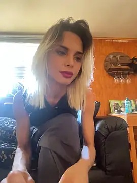 Lalolachilena online show from 02/28/26, 06:09