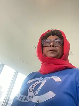 MSweetLindaParks online show from 04/16/26, 12:39