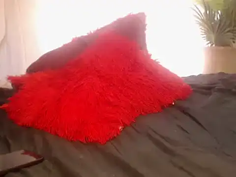 Snapshot of Misswhiteee chatting on 02/08/25, 07:37 Misswhiteee online show from 02/08/25, 07:37