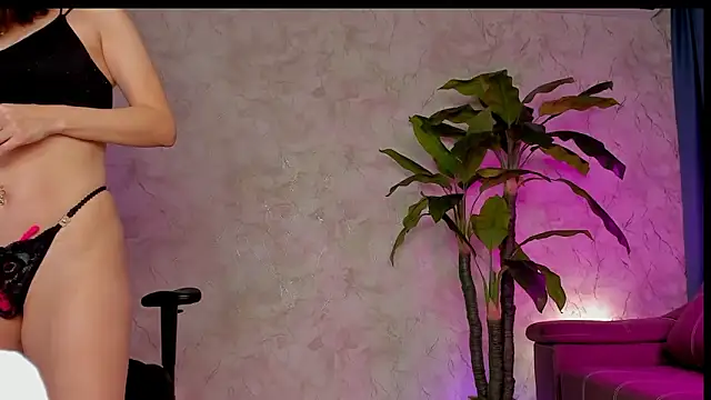 Emma7 online show from 02/21/25, 01:33