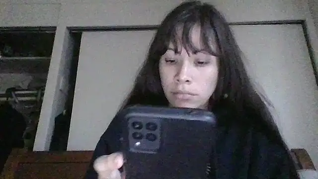 petitedoll29 online show from 12/18/24, 11:51