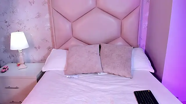 ambar sullivan online show from 11/01/25, 11:45