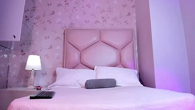 ambar sullivan online show from 12/04/25, 11:41