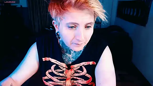 Marieblueeyes online show from 11/16/25, 03:12