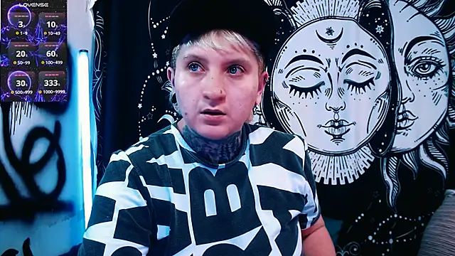 Marieblueeyes online show from 05/14/26, 04:47