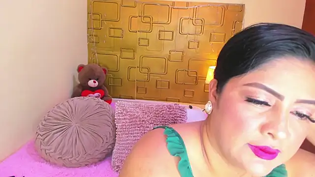 Snapshot of Julia_Haye chatting on 05/09/26, 03:01 Julia Haye online show from 05/09/26, 03:01
