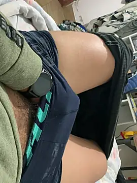 Snapshot of elvis0966 chatting on 01/01/25, 04:50 elvis0966 online show from 01/01/25, 04:50