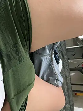 elvis0966 online show from 02/01/25, 04:46