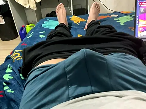 Snapshot of elvis0966 chatting on 09/22/25, 03:41 elvis0966 online show from 09/22/25, 03:41