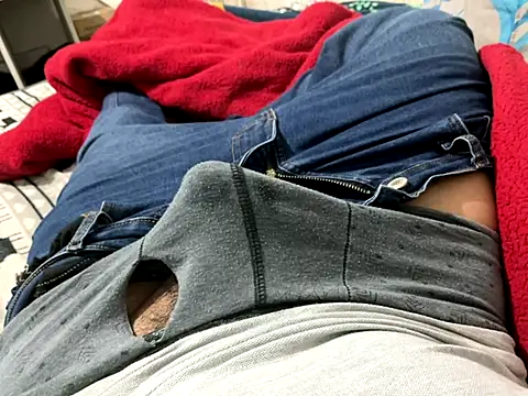 Snapshot of elvis0966 chatting on 12/05/25, 01:09 elvis0966 online show from 12/05/25, 01:09