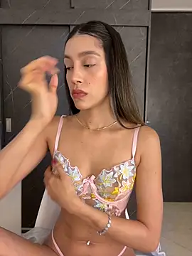 Snapshot of SelenaStone chatting on 12/22/24, 12:39 SelenaStone online show from 12/22/24, 12:39