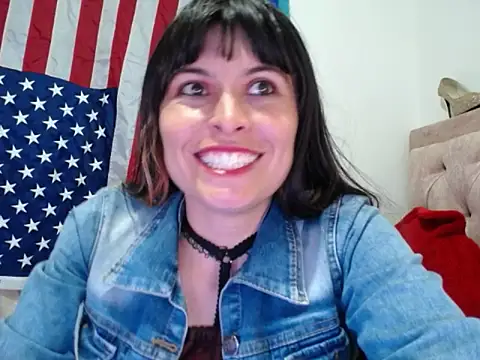 Snapshot of Alexandrasaenz chatting on 06/15/26, 09:50 Alexandrasaenz online show from 06/15/26, 09:50