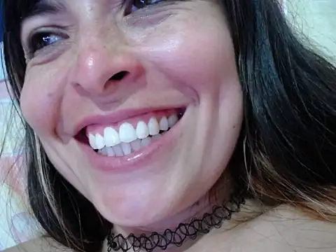 Snapshot of Alexandrasaenz chatting on 06/25/26, 05:12 Alexandrasaenz online show from 06/25/26, 05:12