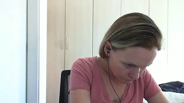 Annylove1 online show from 03/05/25, 12:55