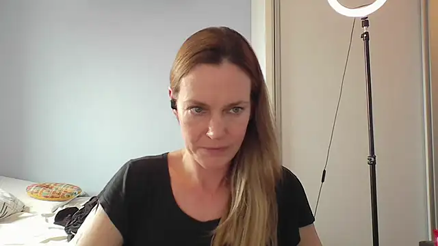 Annylove1 online show from 12/01/25, 03:50