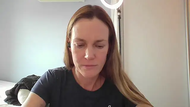 Annylove1 online show from 12/05/25, 04:58