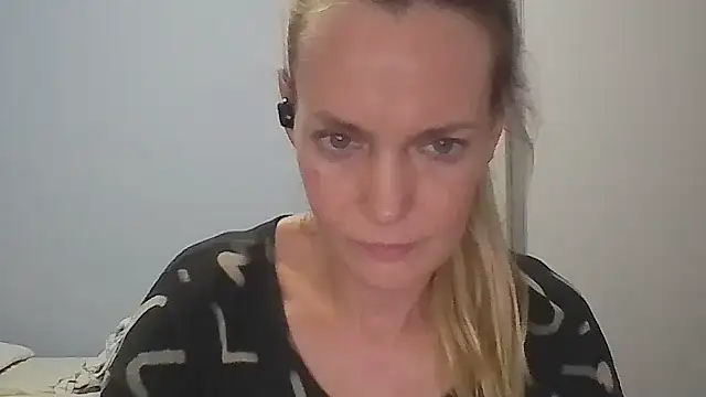 Annylove1 online show from 02/04/26, 12:16