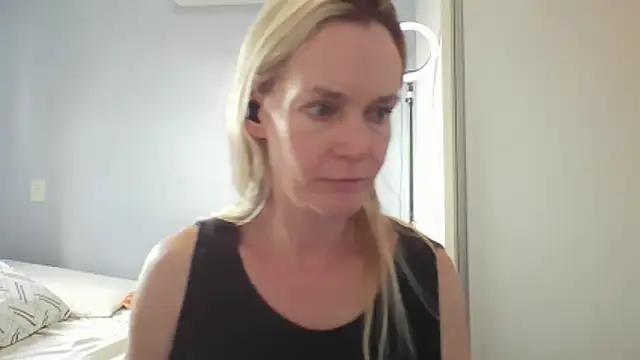 Annylove1 online show from 02/16/26, 06:59