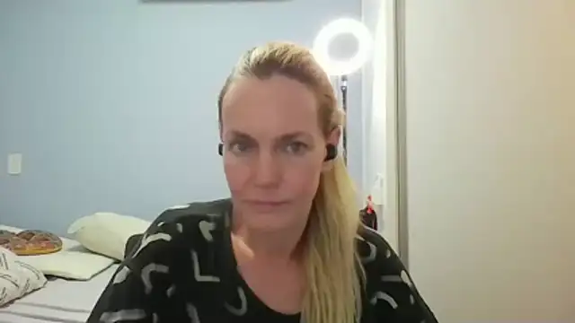 Annylove1 online show from 03/18/26, 10:57