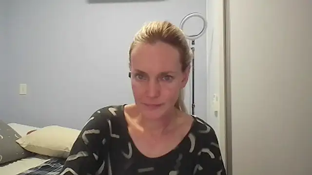 Annylove1 online show from 03/29/26, 01:27