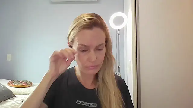 Annylove1 online show from 04/09/26, 10:42