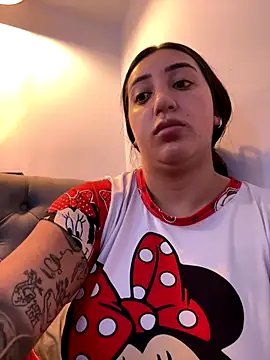 Snapshot of Hannahoff chatting on 12/04/24, 12:08 Hannahoff online show from 12/04/24, 12:08