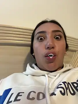 Snapshot of Hannahoff chatting on 01/20/25, 03:26 Hannahoff online show from 01/20/25, 03:26