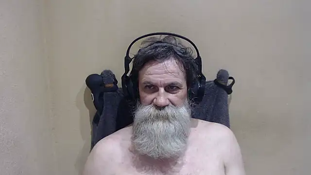 Snapshot of AlexNudo chatting on 07/19/26, 10:19 AlexNudo online show from 07/19/26, 10:19