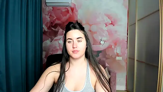 Snapshot of Roxie_Bradley chatting on 12/15/24, 05:02 Roxie Bradley online show from 12/15/24, 05:02