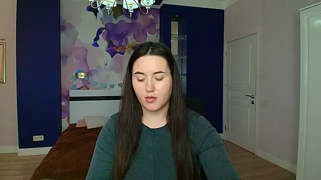 Snapshot of Roxie_Bradley chatting on 12/18/24, 10:30 Roxie Bradley online show from 12/18/24, 10:30