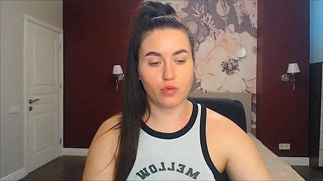 Snapshot of Roxie_Bradley chatting on 01/03/25, 06:44 Roxie Bradley online show from 01/03/25, 06:44