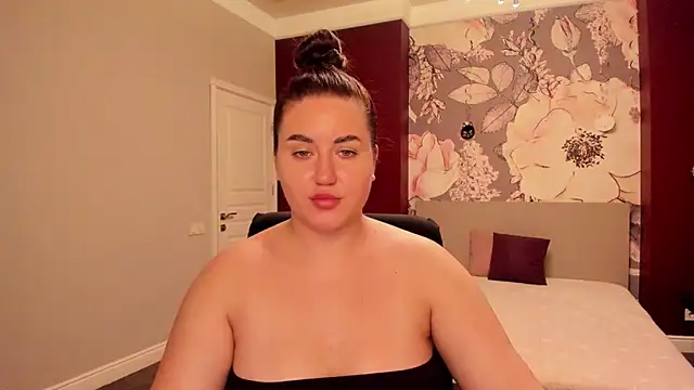 Snapshot of Roxie_Bradley chatting on 10/08/25, 05:38 Roxie Bradley online show from 10/08/25, 05:38