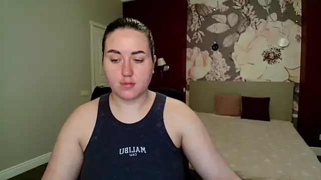 Roxie Bradley online show from 04/21/26, 05:47