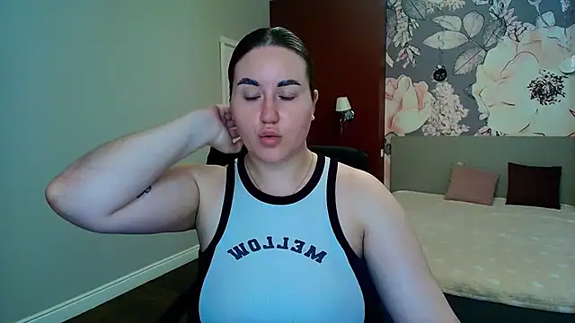 Snapshot of Roxie_Bradley chatting on 06/29/26, 05:46 Roxie Bradley online show from 06/29/26, 05:46