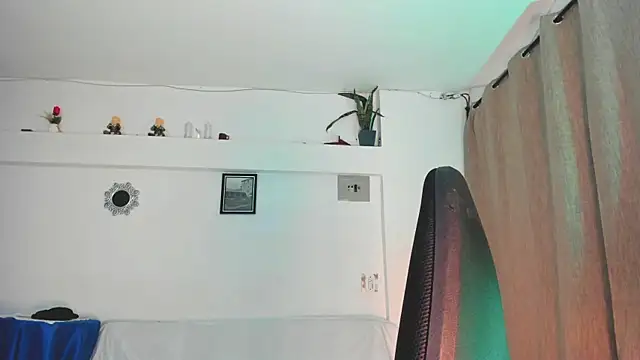 Sinthia Collins online show from 04/11/26, 02:27