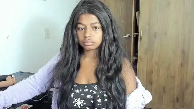 Snapshot of charlott7 chatting on 03/12/25, 11:31 charlott7 online show from 03/12/25, 11:31