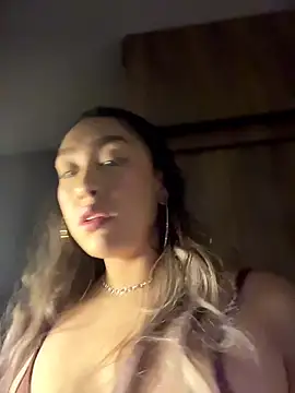 Im sophiie online show from 12/19/25, 06:53