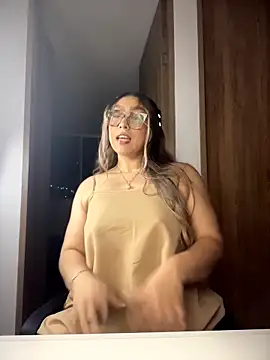 Im sophiie online show from 03/19/26, 07:01