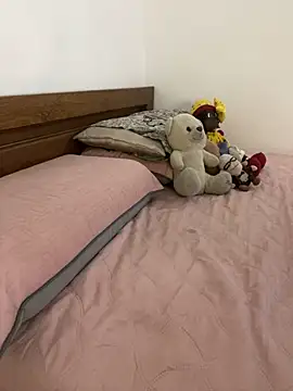  yisela  online show from 03/18/25, 05:42