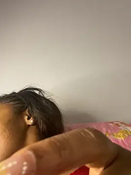  yisela  online show from 10/18/25, 02:14