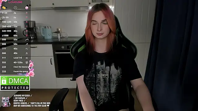 Snapshot of Lee_Loo chatting on 12/09/24, 02:17 Lee Loo online show from 12/09/24, 02:17